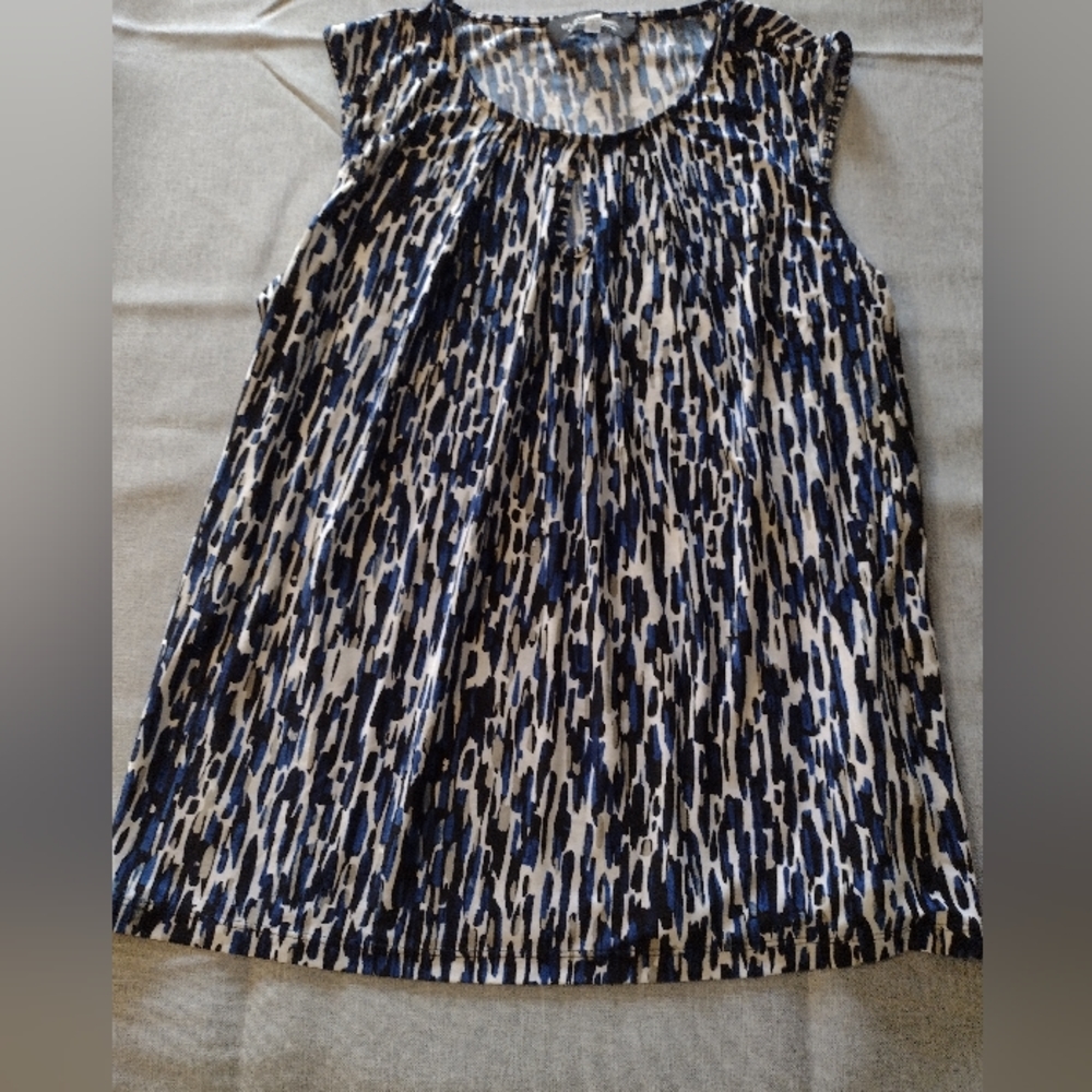 Sleeveless blouse